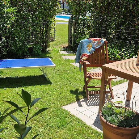 Апартаменты Garden & Pool Perugini Торболе Экстерьер фото