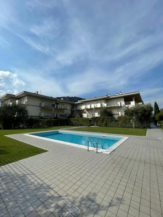 Апартаменты Garden & Pool Perugini Торболе Экстерьер фото