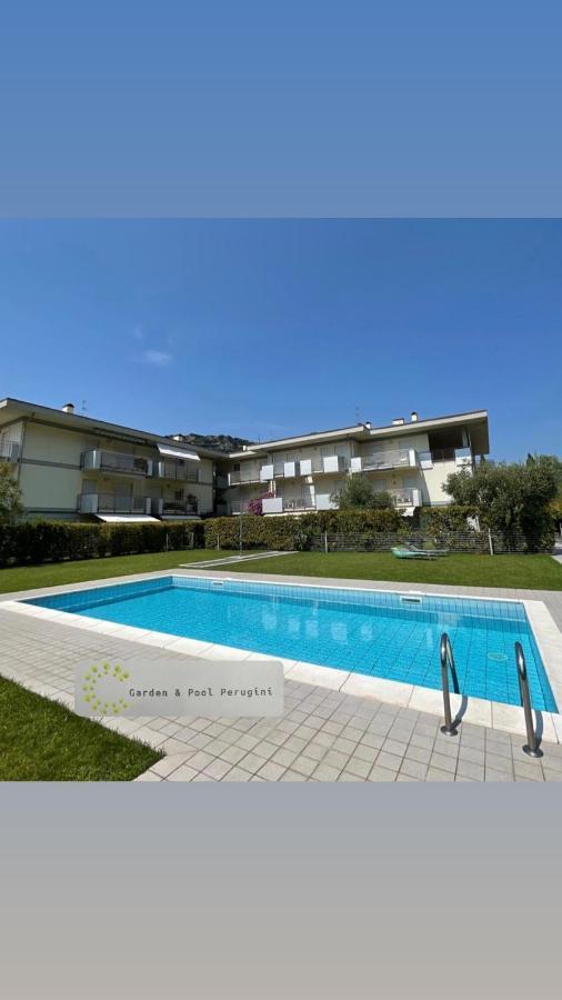 Апартаменты Garden & Pool Perugini Торболе Экстерьер фото